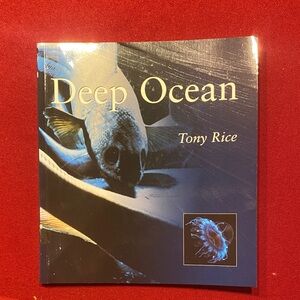 Deep Ocean by - Blue Aquarium Book